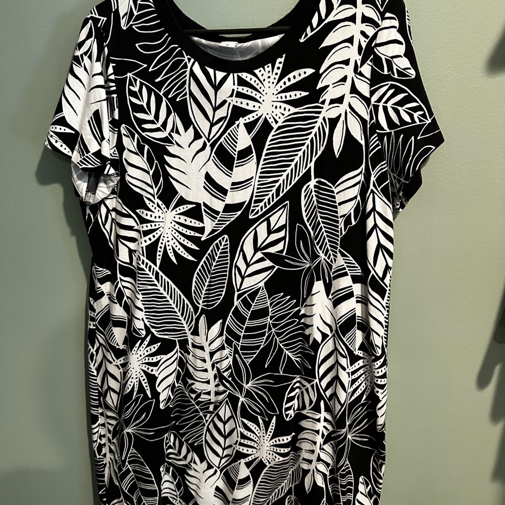 Old Navy Black and White Floral Dress